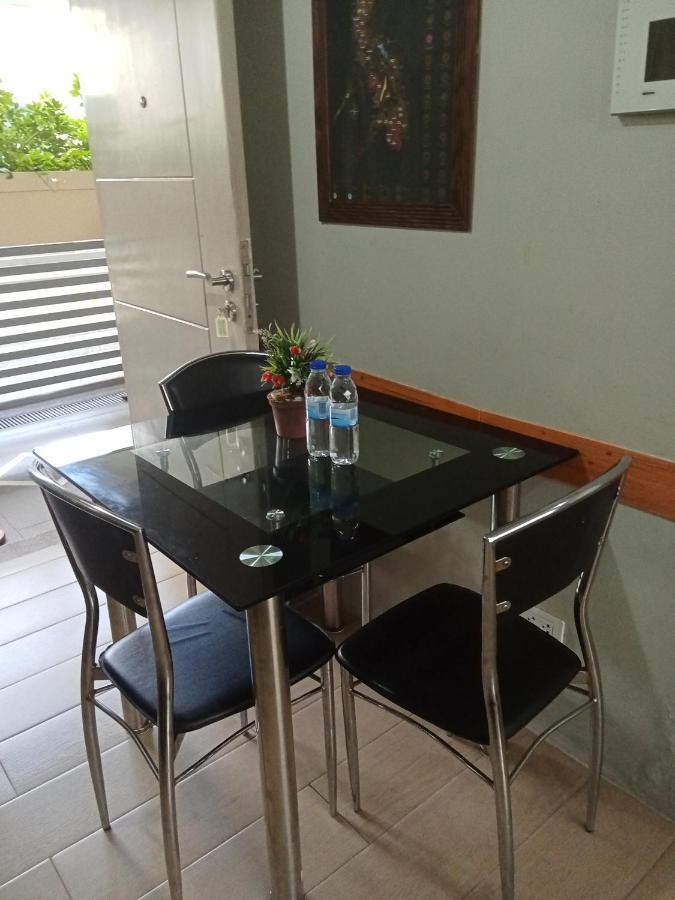 Henry'S Newport Condotel Pasay Zewnętrze zdjęcie
