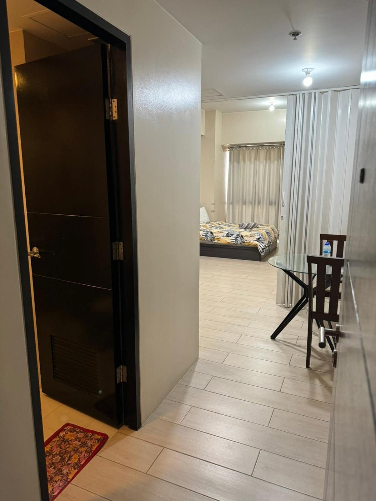 Henry'S Newport Condotel Pasay Zewnętrze zdjęcie