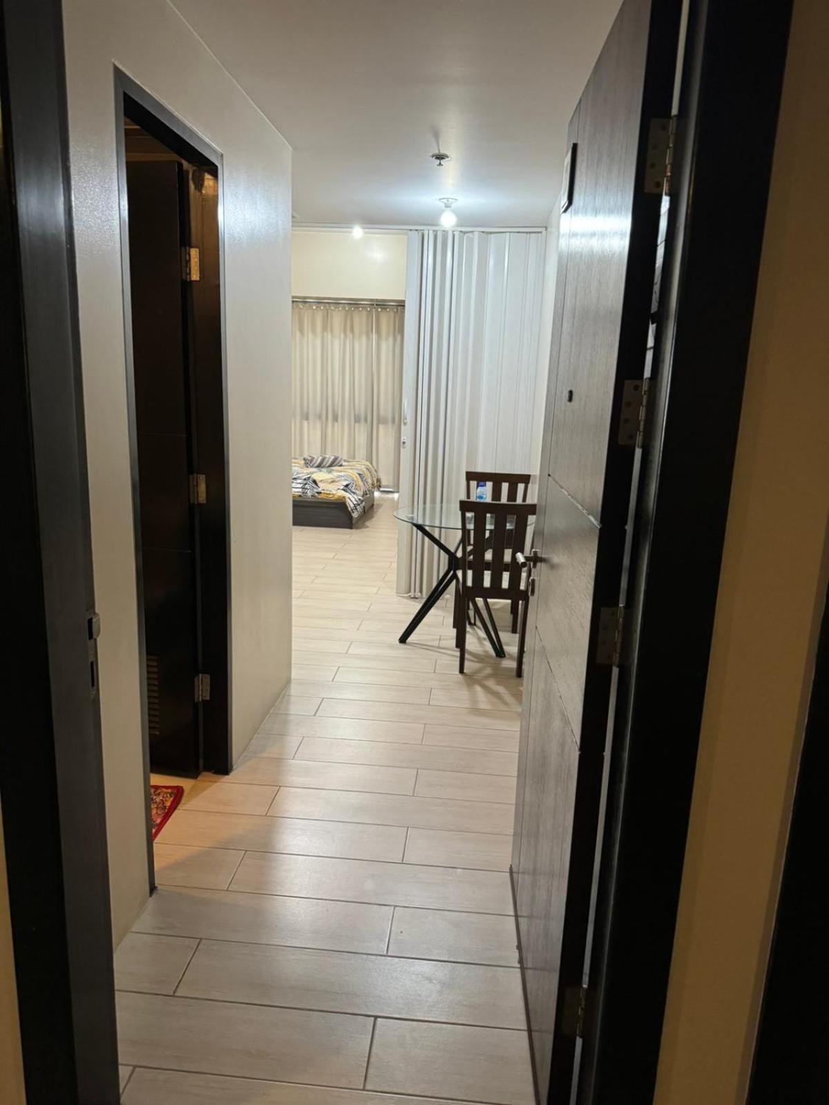 Henry'S Newport Condotel Pasay Zewnętrze zdjęcie