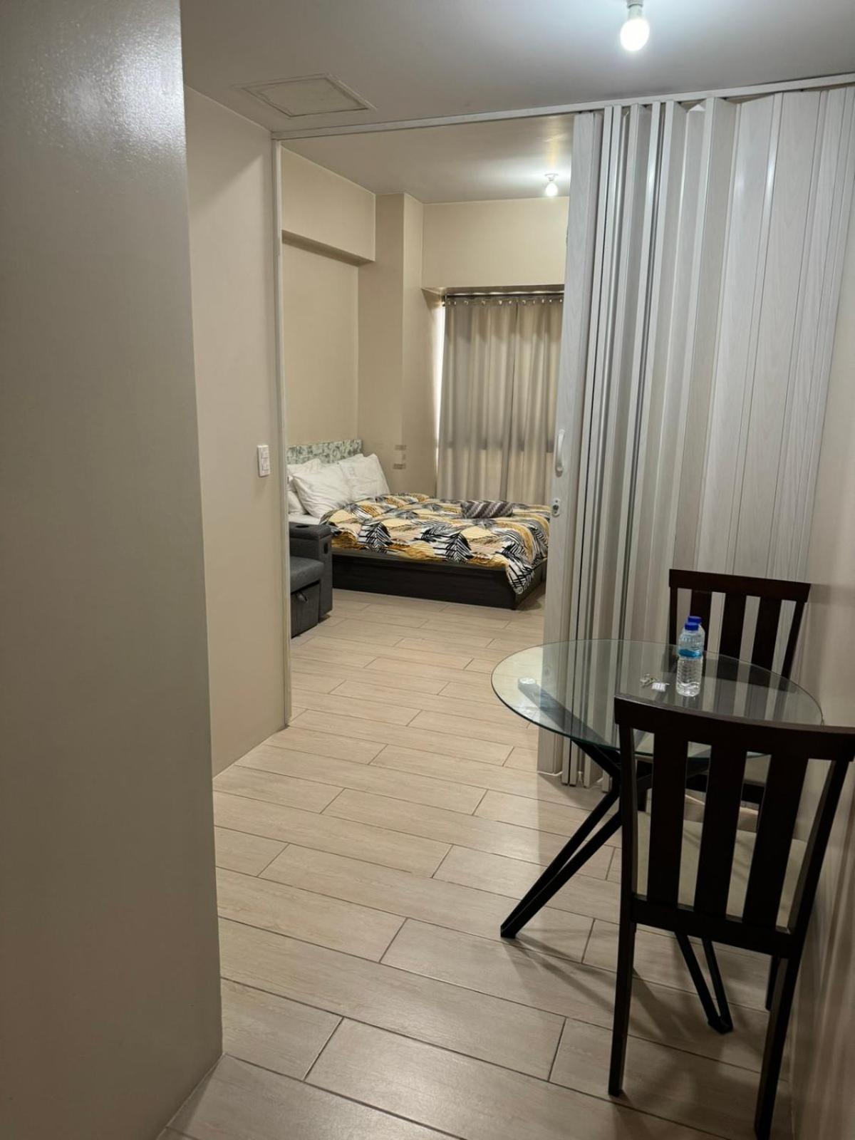 Henry'S Newport Condotel Pasay Zewnętrze zdjęcie