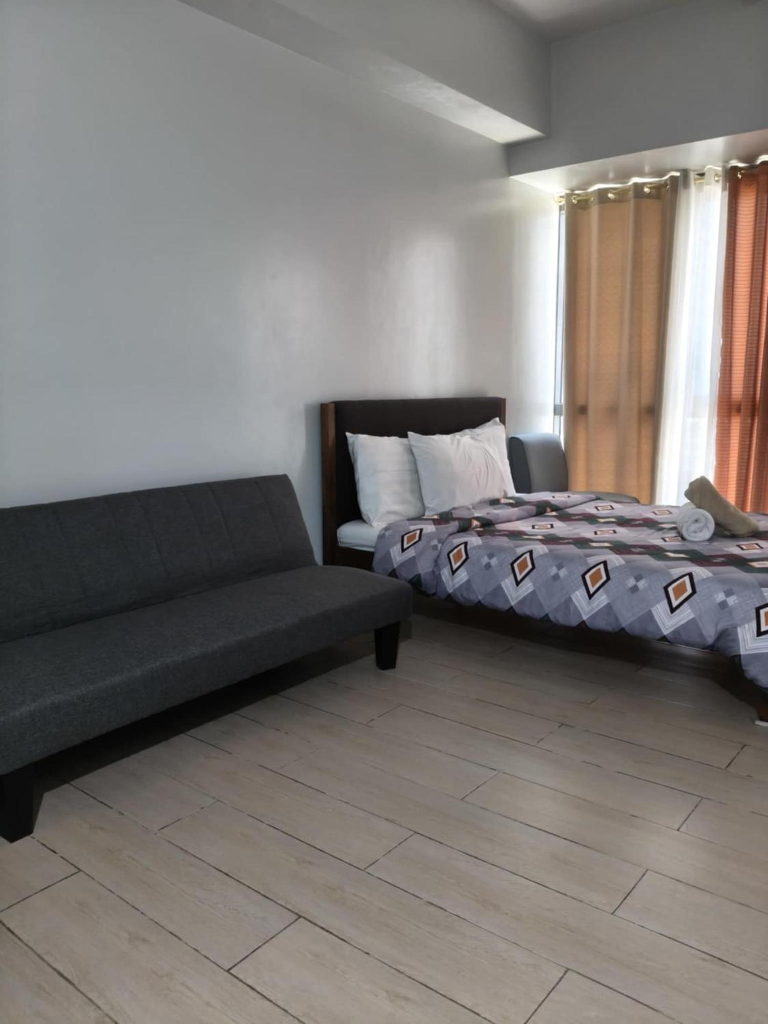 Henry'S Newport Condotel Pasay Zewnętrze zdjęcie