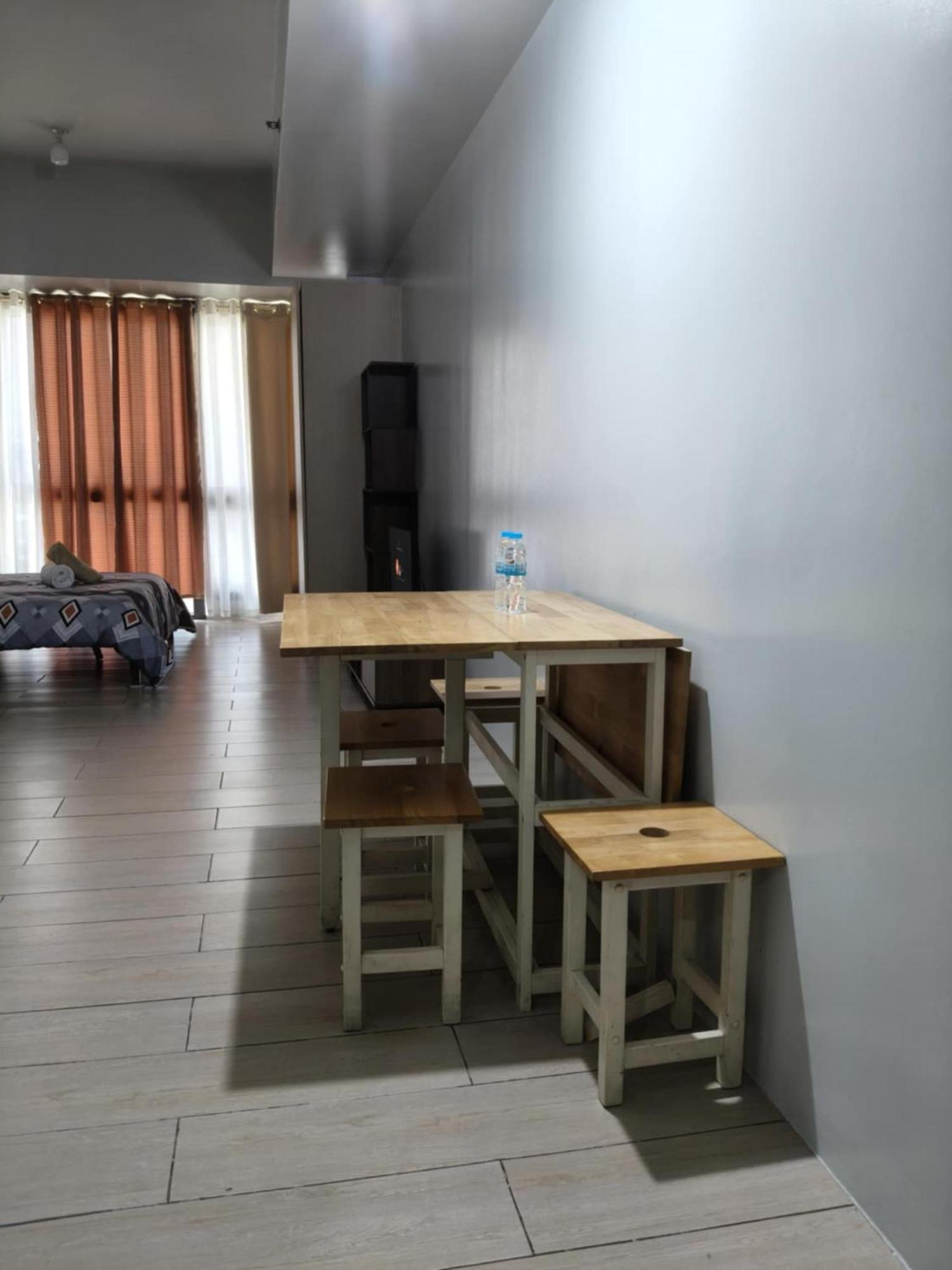 Henry'S Newport Condotel Pasay Zewnętrze zdjęcie